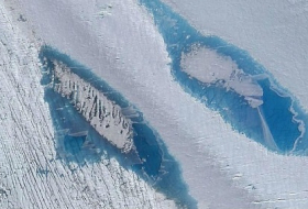 Thousands of strange blue lakes are appearing in Antarctica 